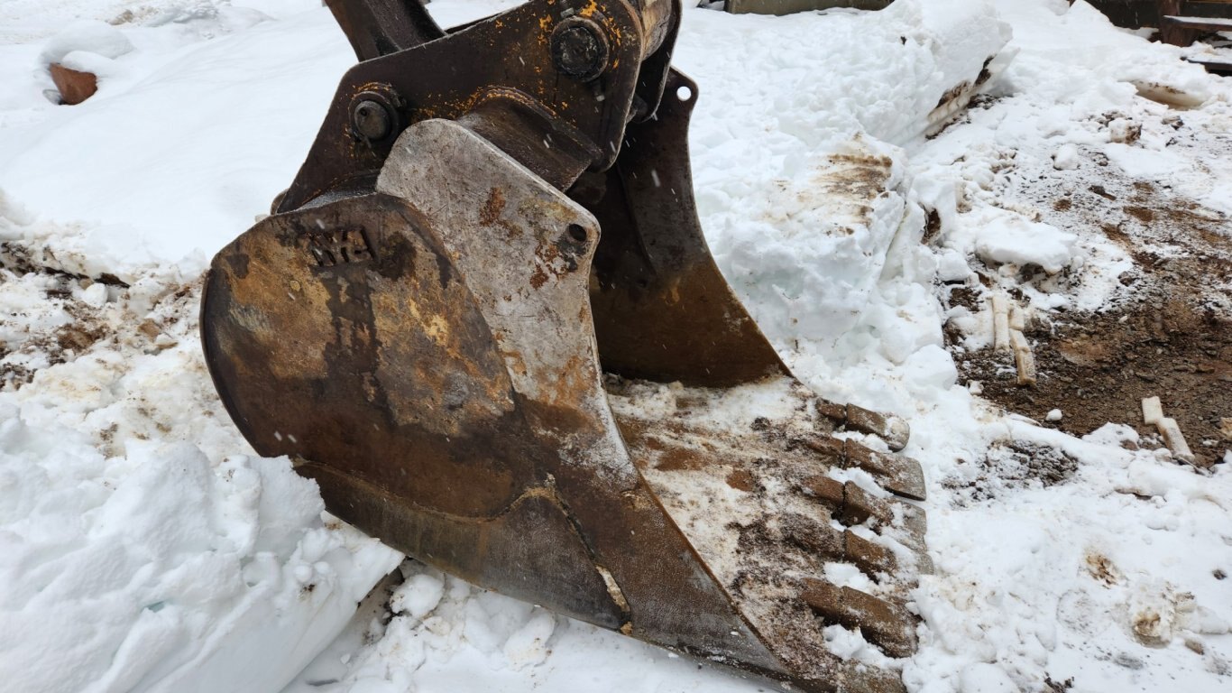 2012 Deere 225D LC excavator