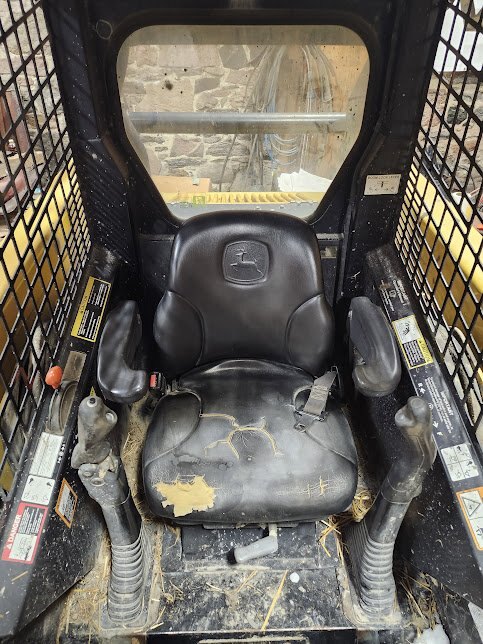 2006 John Deere 317 skidsteer