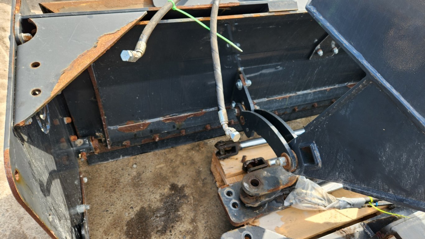 2018 Roberge JRTX 712 front mount extendable snow blade