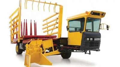New Holland Stackcruiser® Self-Propelled Bale Wagons Stackcruiser® 102