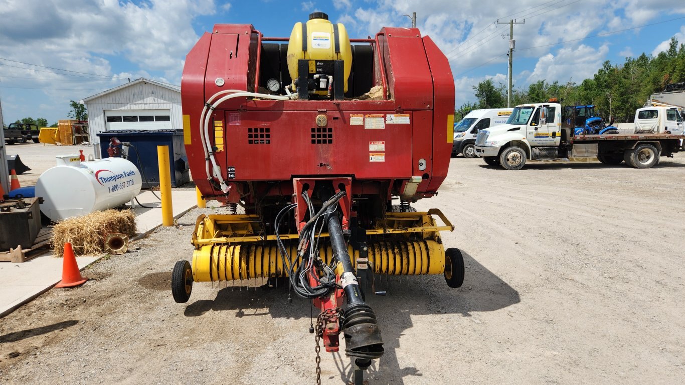 2011 New Holland BR7060 Crop Cutter
