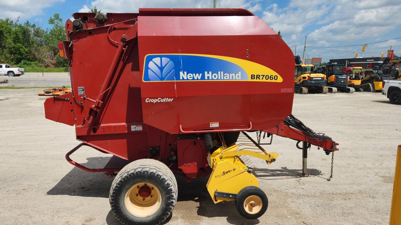 2011 New Holland BR7060 Crop Cutter