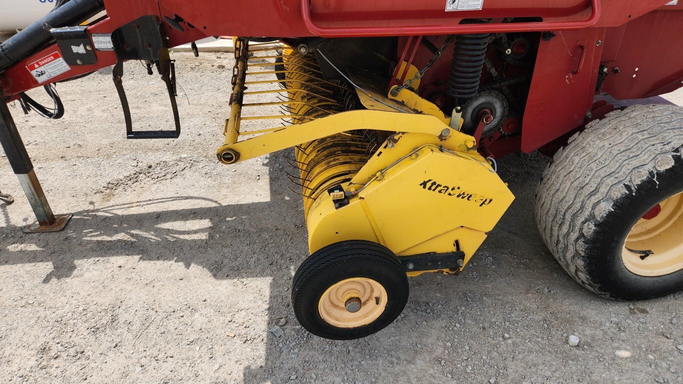 2011 New Holland BR7060 Crop Cutter