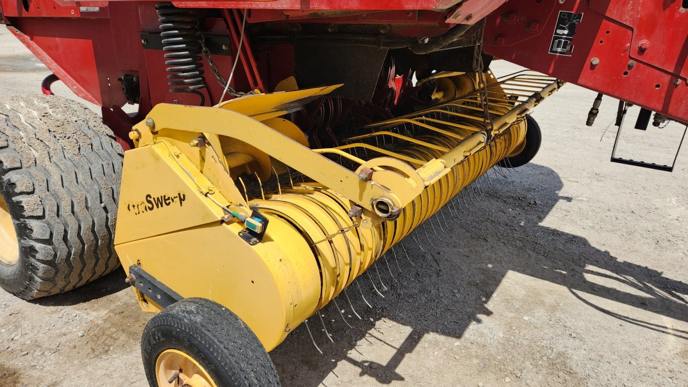 2011 New Holland BR7060 Crop Cutter