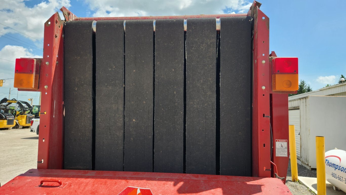 2011 New Holland BR7060 Crop Cutter