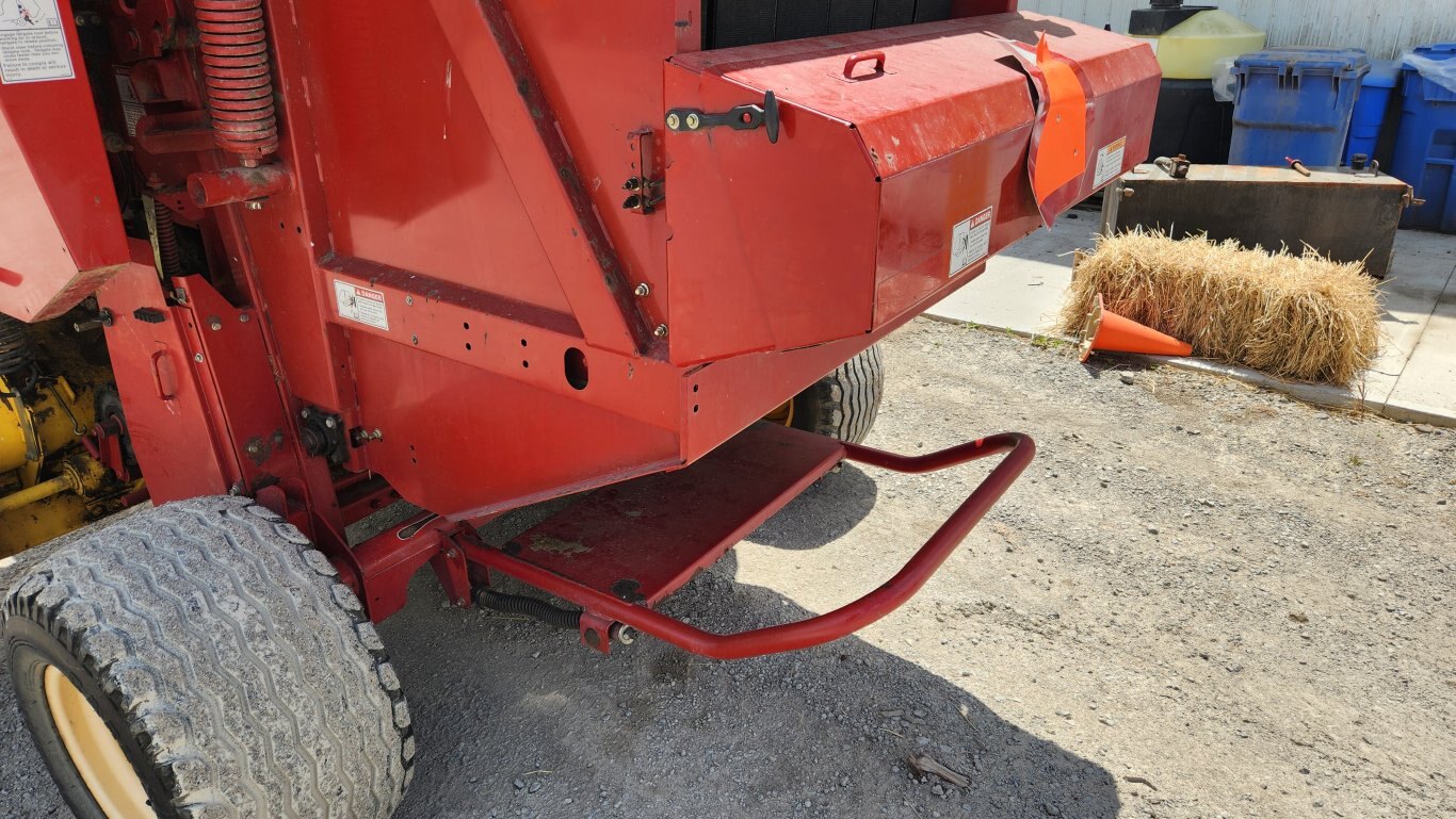 2011 New Holland BR7060 Crop Cutter