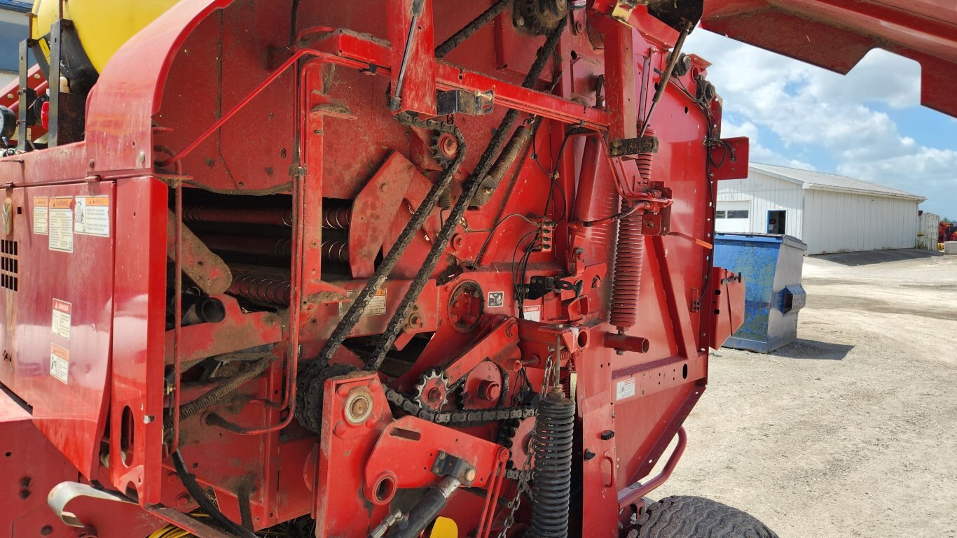 2011 New Holland BR7060 Crop Cutter