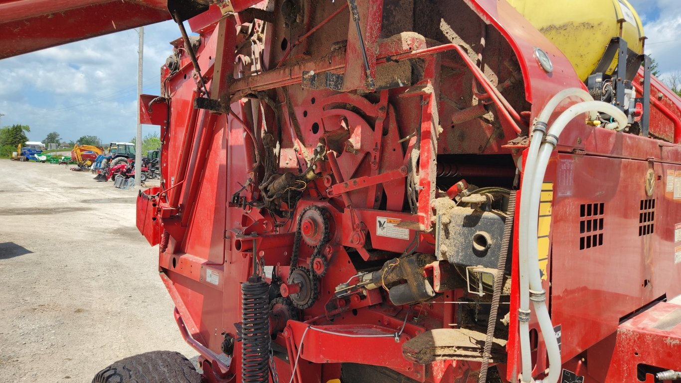 2011 New Holland BR7060 Crop Cutter