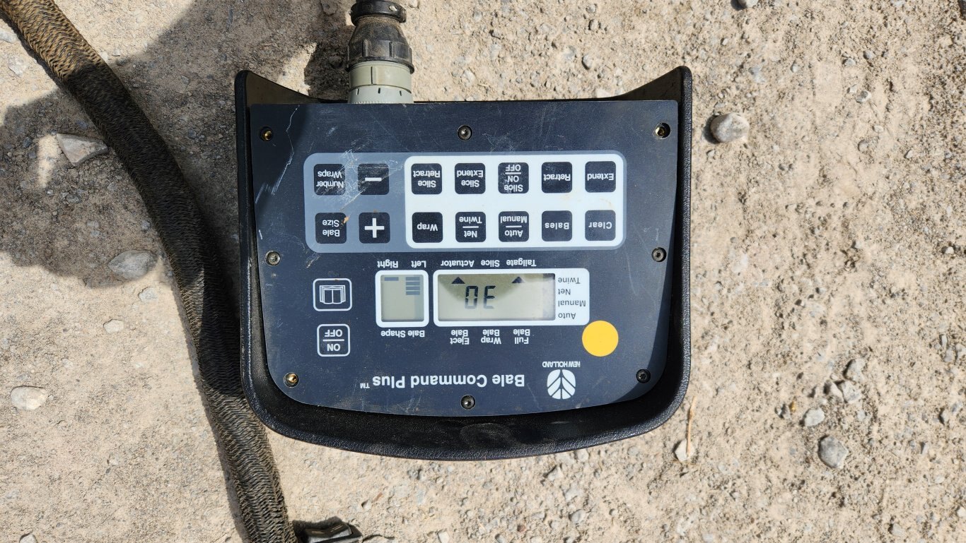 2011 New Holland BR7060 Crop Cutter