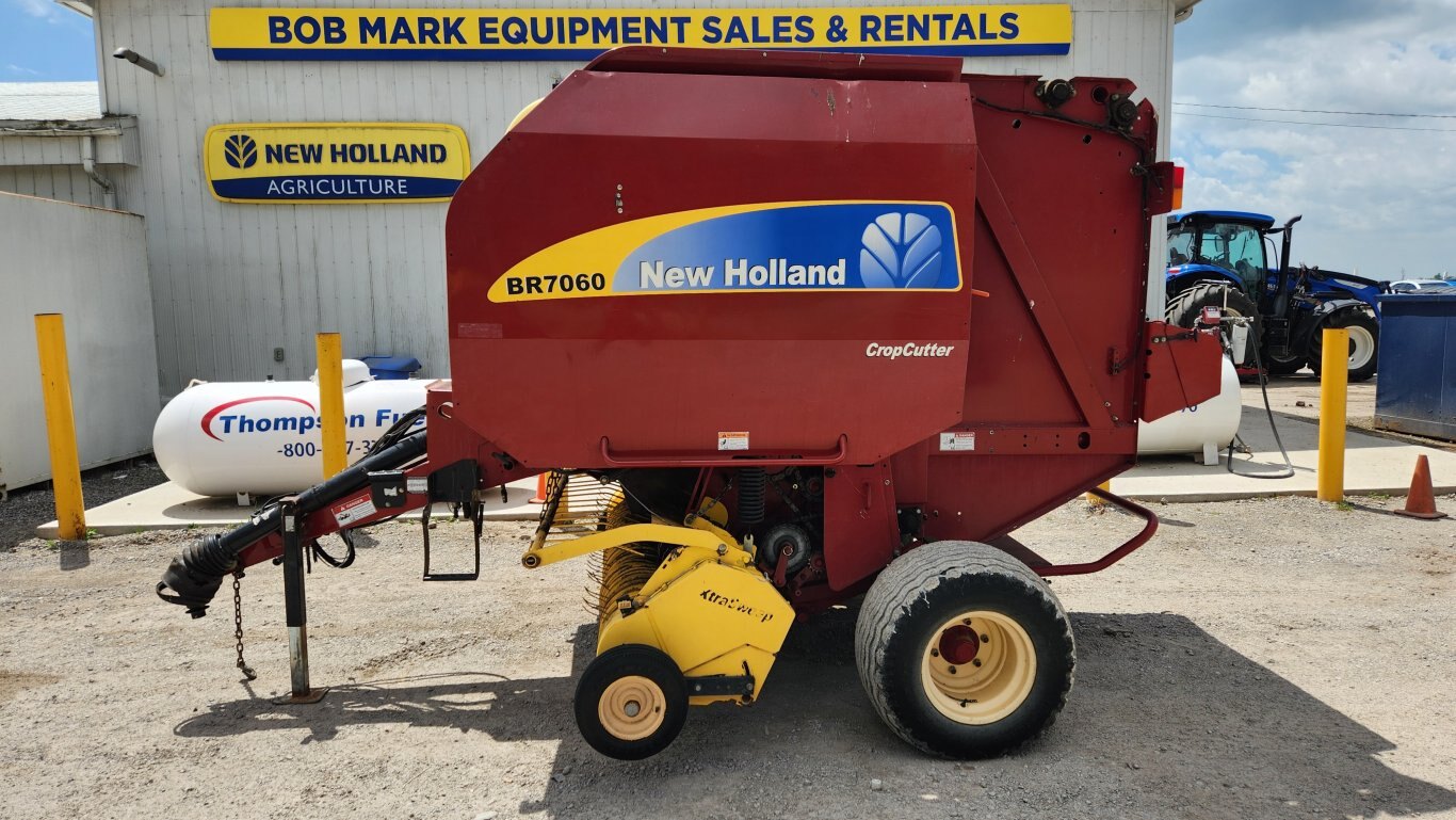 2011 New Holland BR7060 Crop Cutter