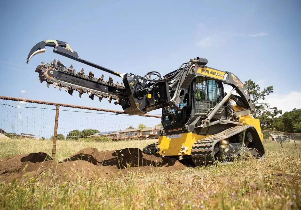 New Holland Compact Track Loaders C345