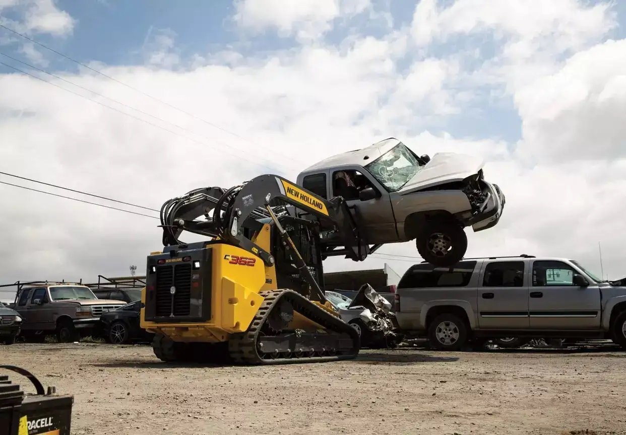 New Holland Compact Track Loaders C362