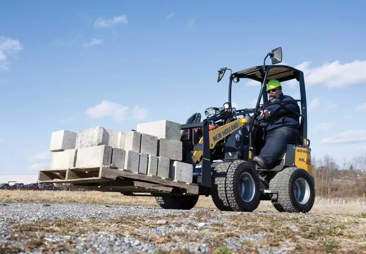 New Holland Small Articulated Loaders ML12