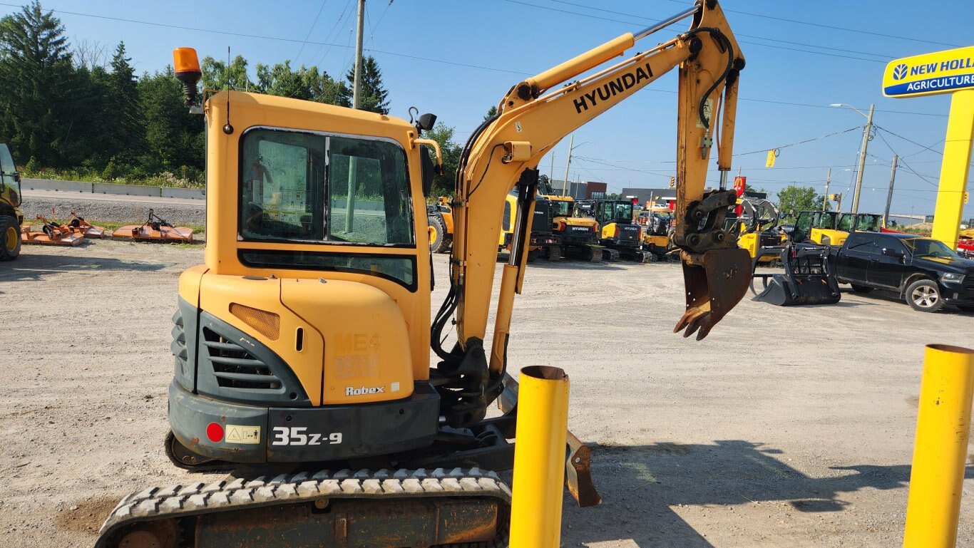 2013 Hyundai R35Z 9 compact excavator