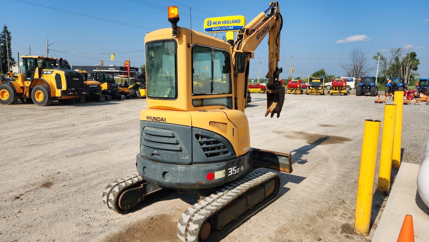 2013 Hyundai R35Z 9 compact excavator
