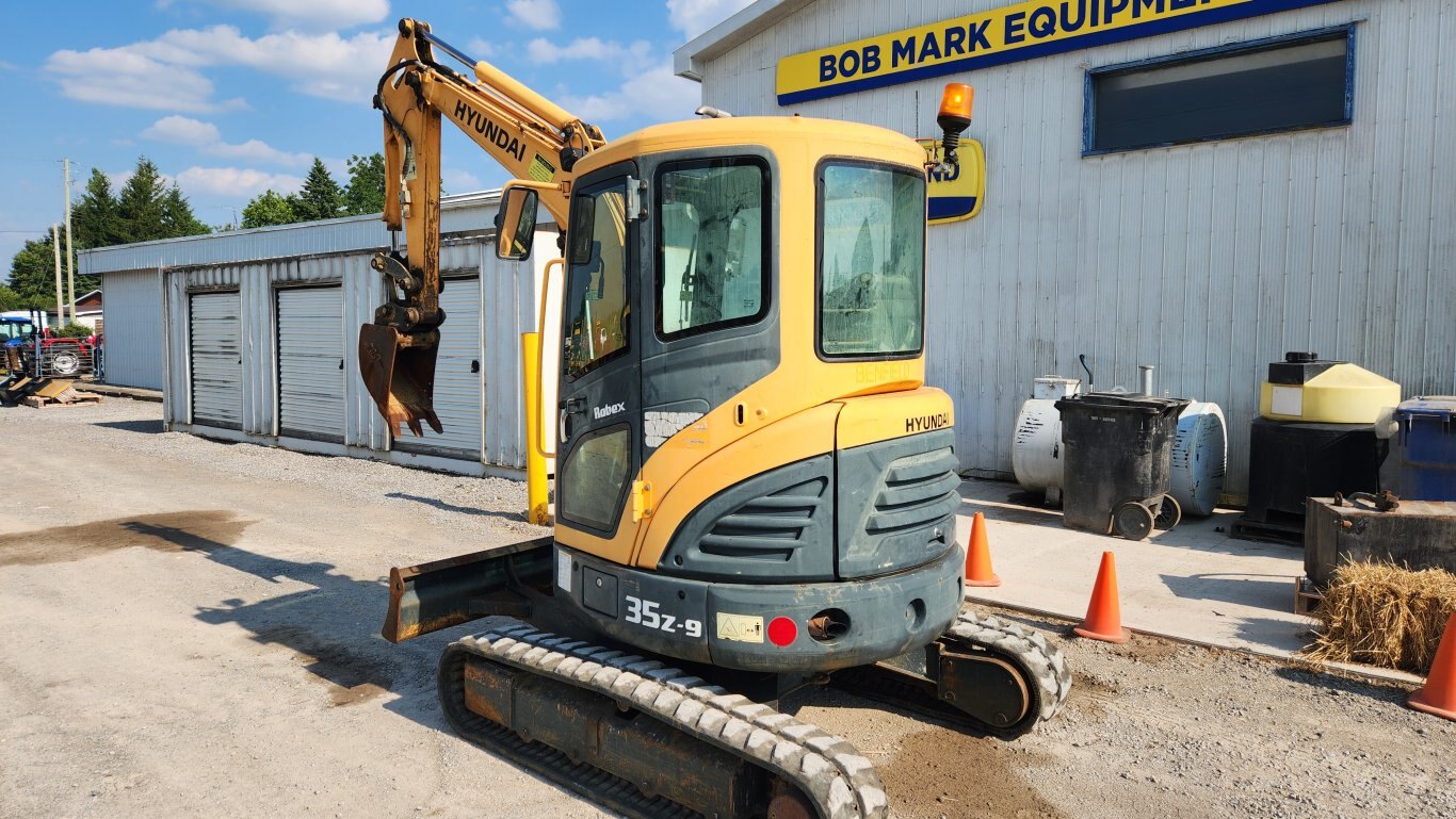 2013 Hyundai R35Z 9 compact excavator