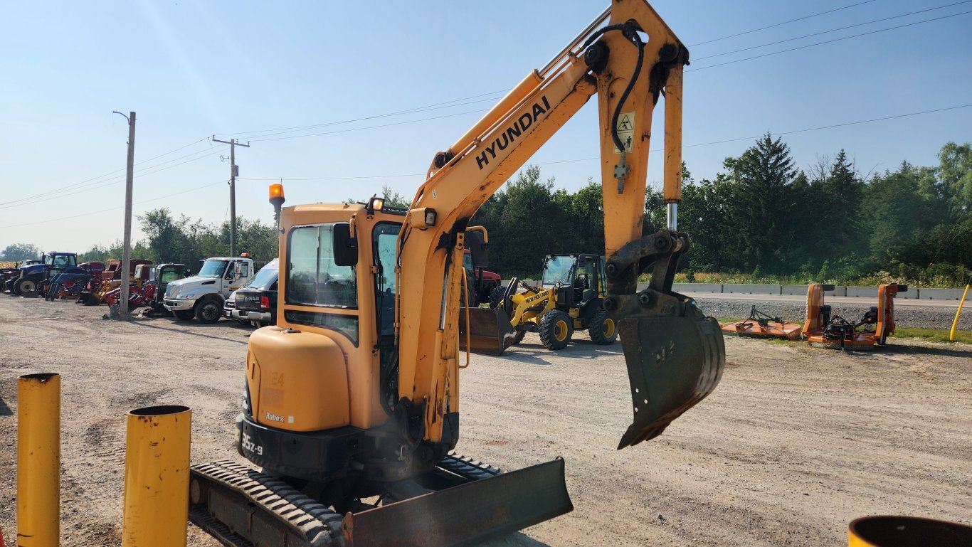 2013 Hyundai R35Z 9 compact excavator