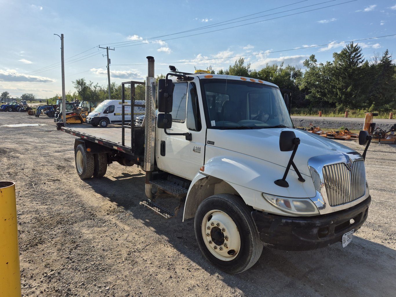 2004 International 4300 Kargo King Hooklift truck