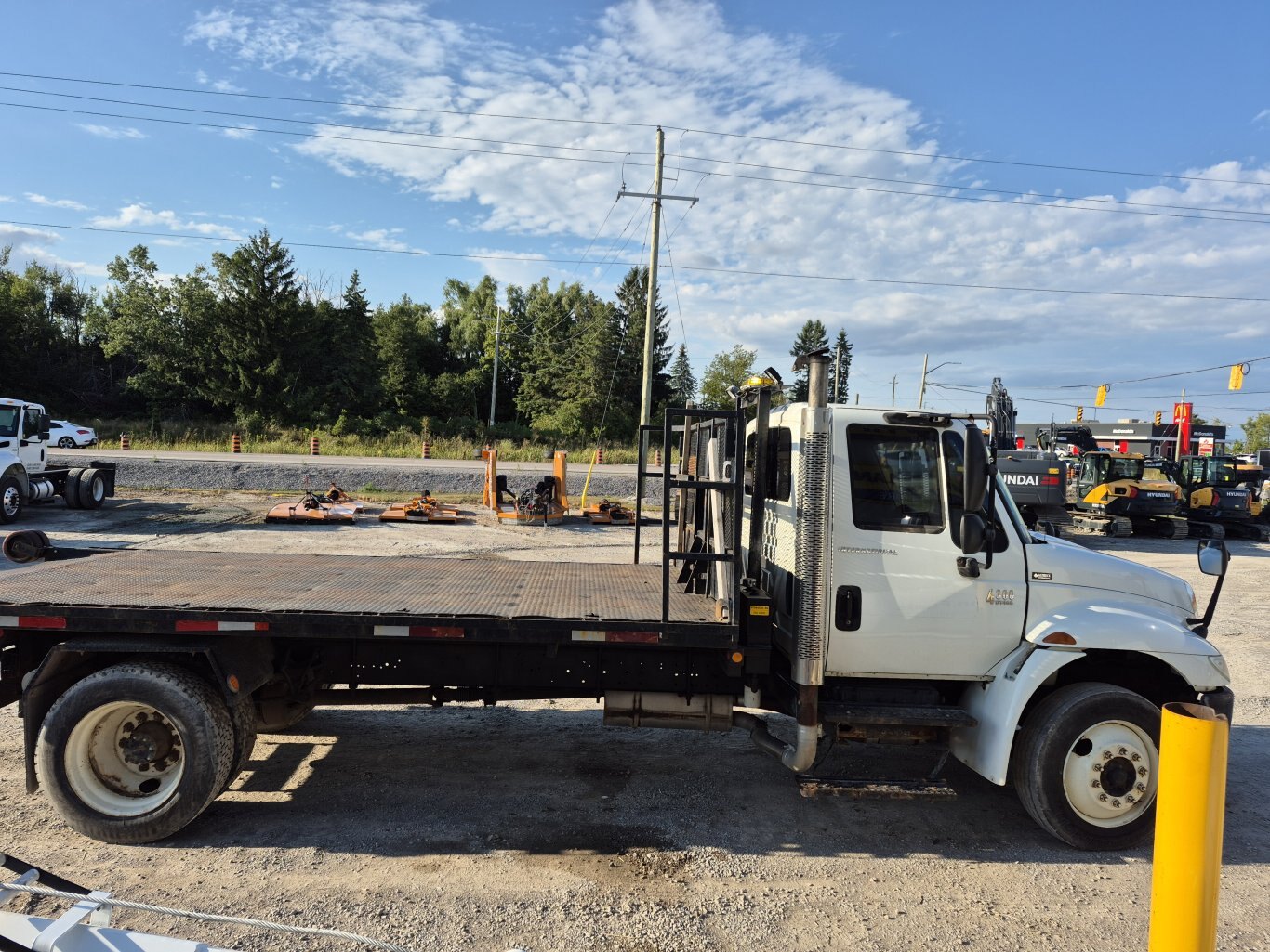 2004 International 4300 Kargo King Hooklift truck