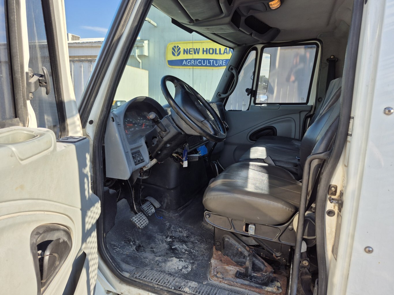 2004 International 4300 Kargo King Hooklift truck