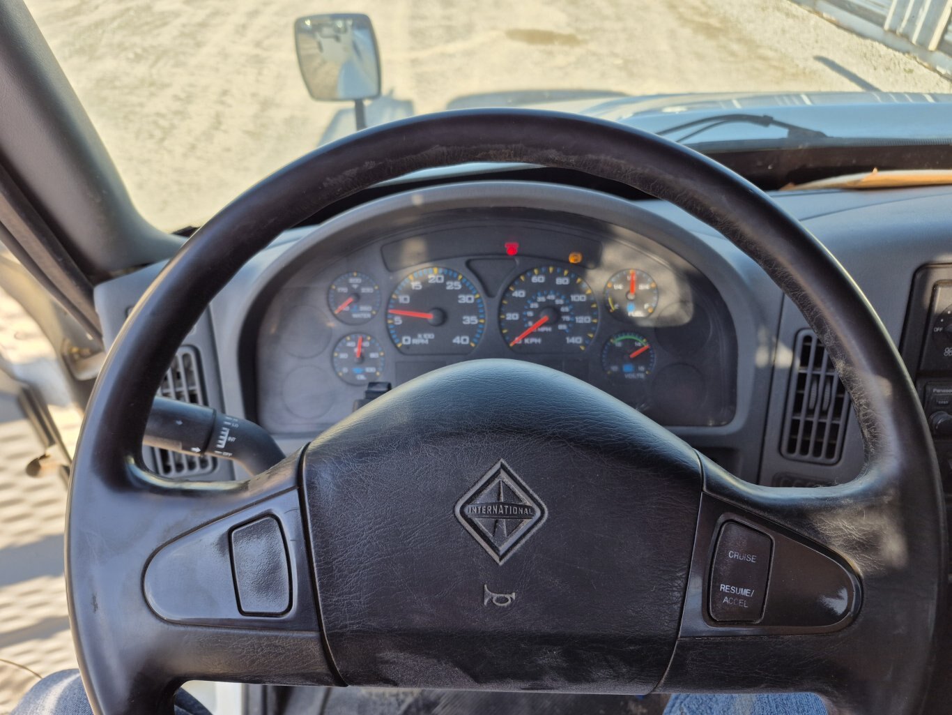 2004 International 4300 Kargo King Hooklift truck