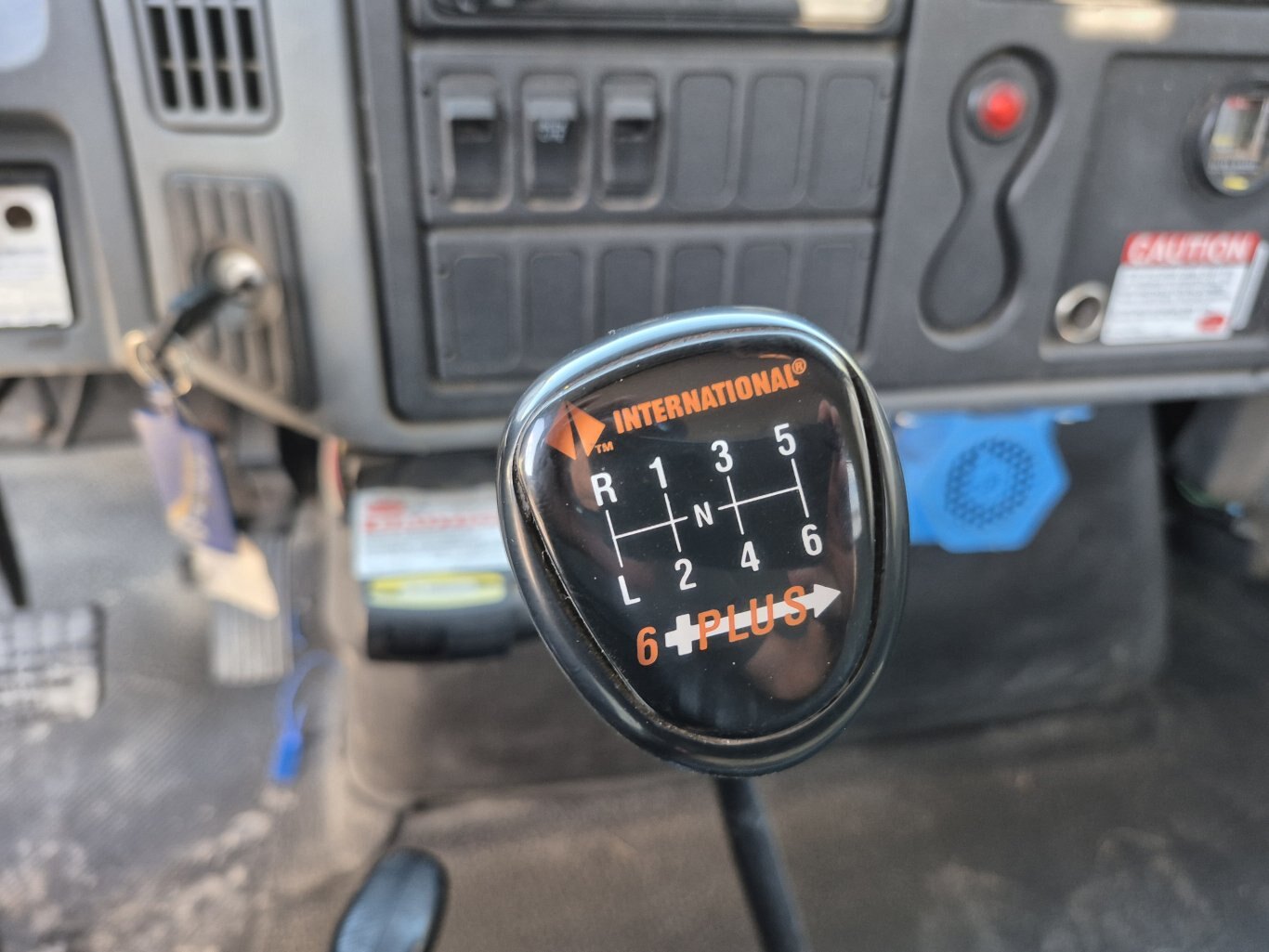 2004 International 4300 Kargo King Hooklift truck