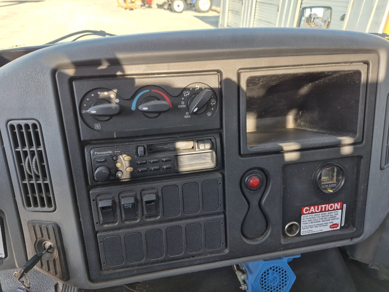 2004 International 4300 Kargo King Hooklift truck