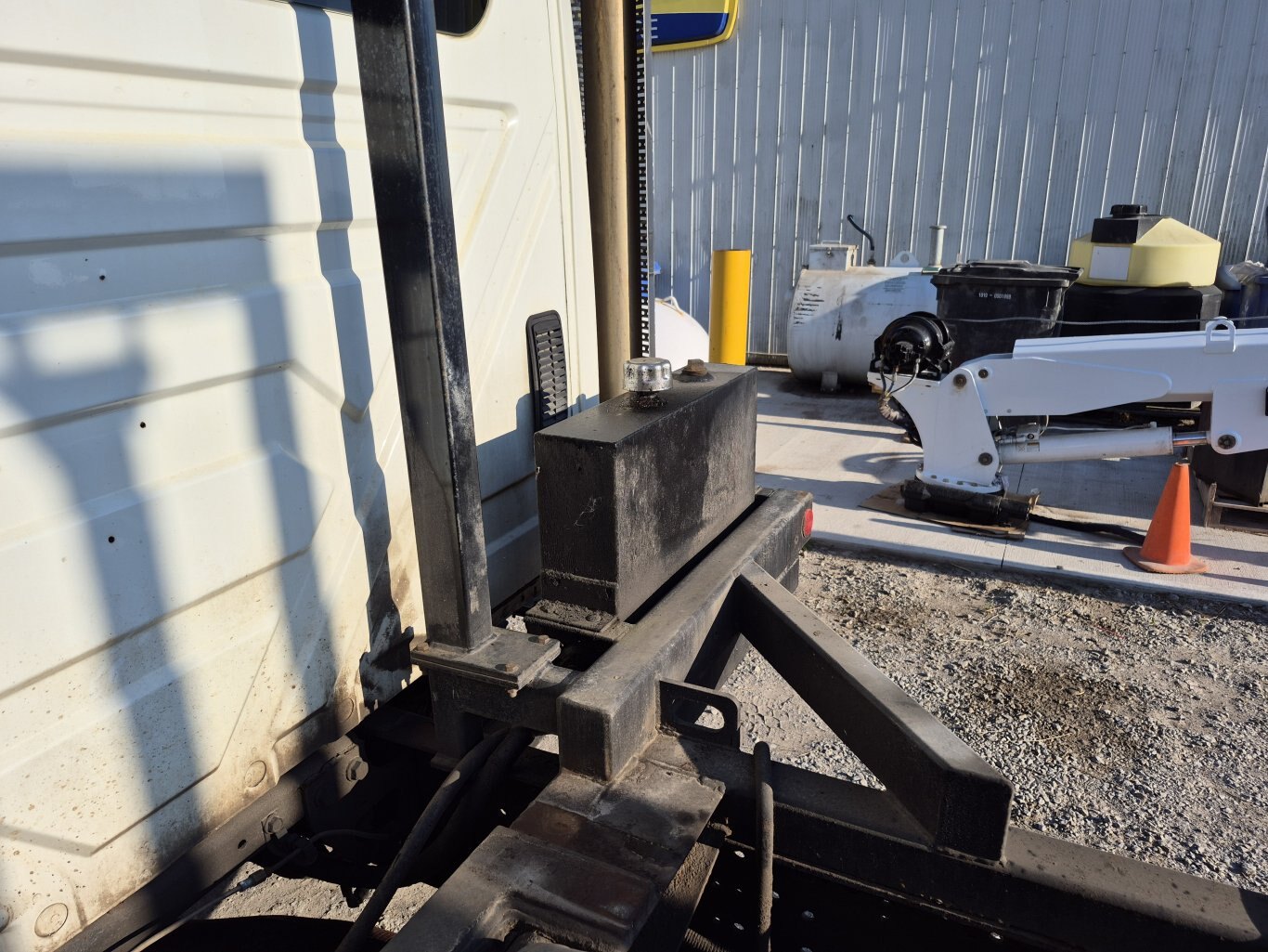 2004 International 4300 Kargo King Hooklift truck