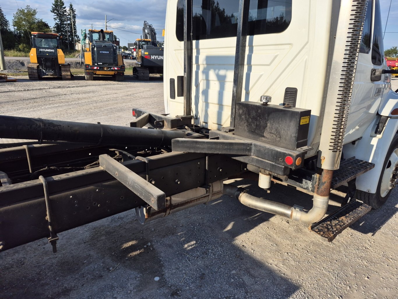 2004 International 4300 Kargo King Hooklift truck