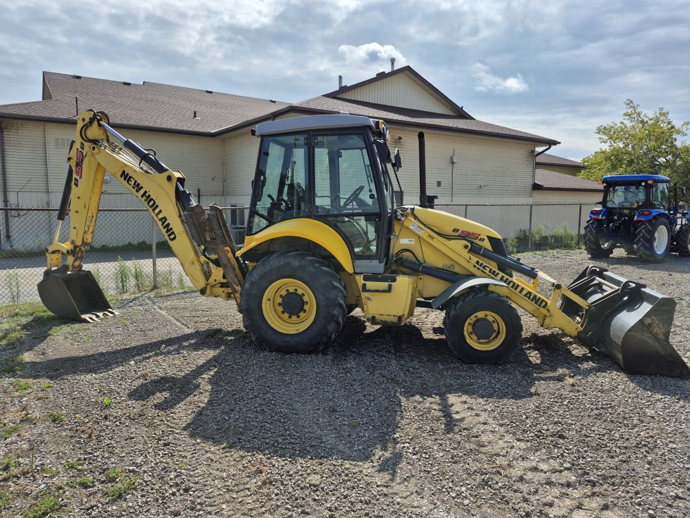 2011 New Holland B95B Backhoe