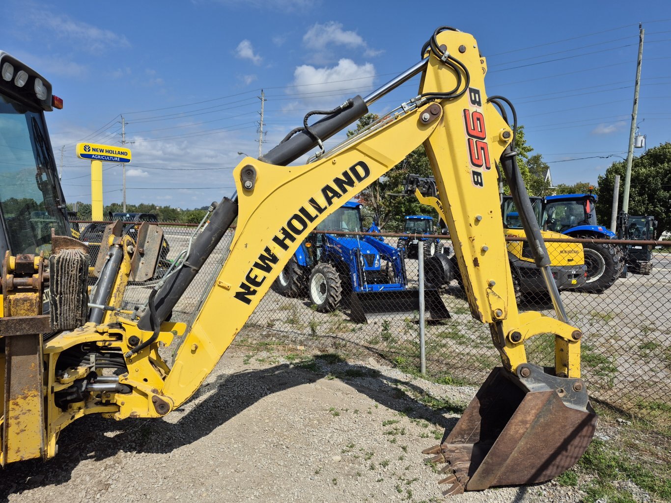 2011 New Holland B95B Backhoe