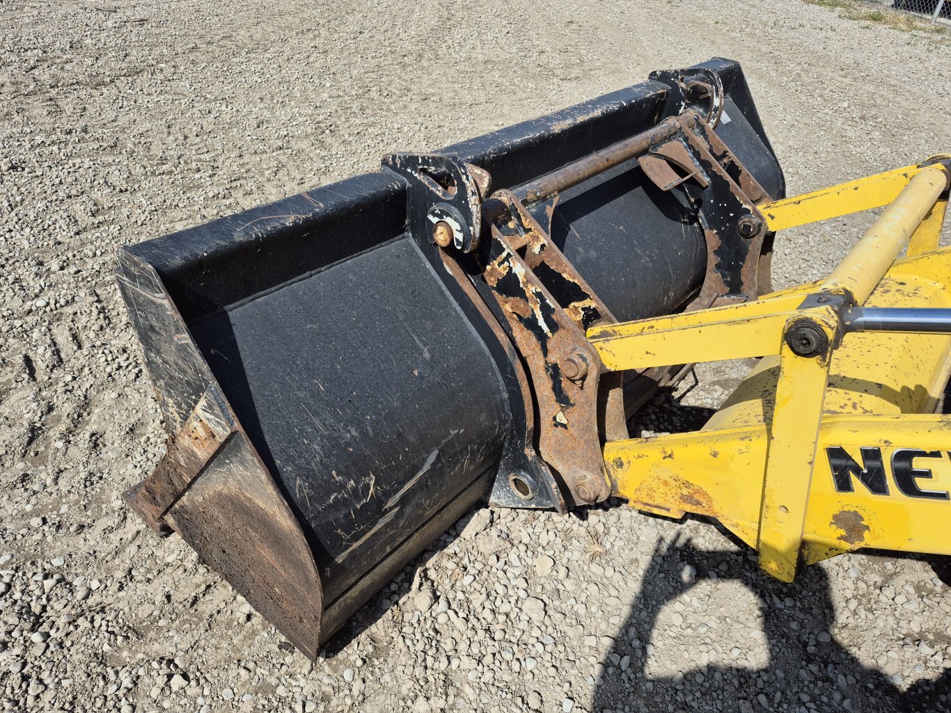 2011 New Holland B95B Backhoe
