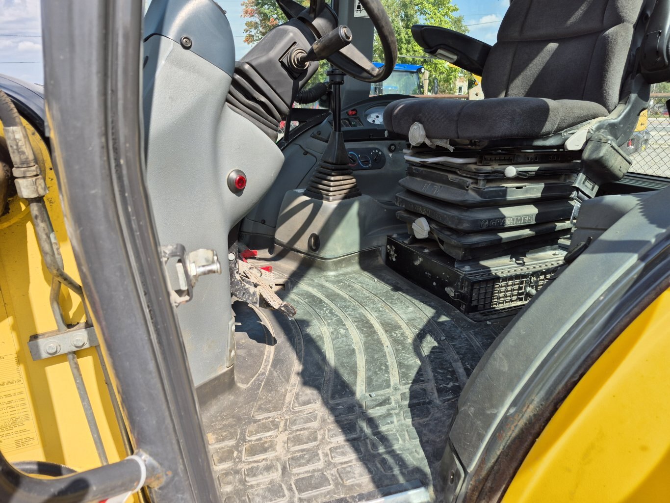 2011 New Holland B95B Backhoe