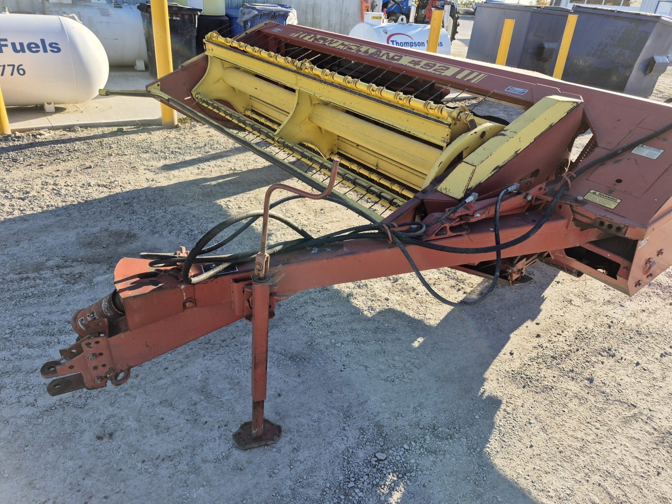 1990 New Holland 492 haybine