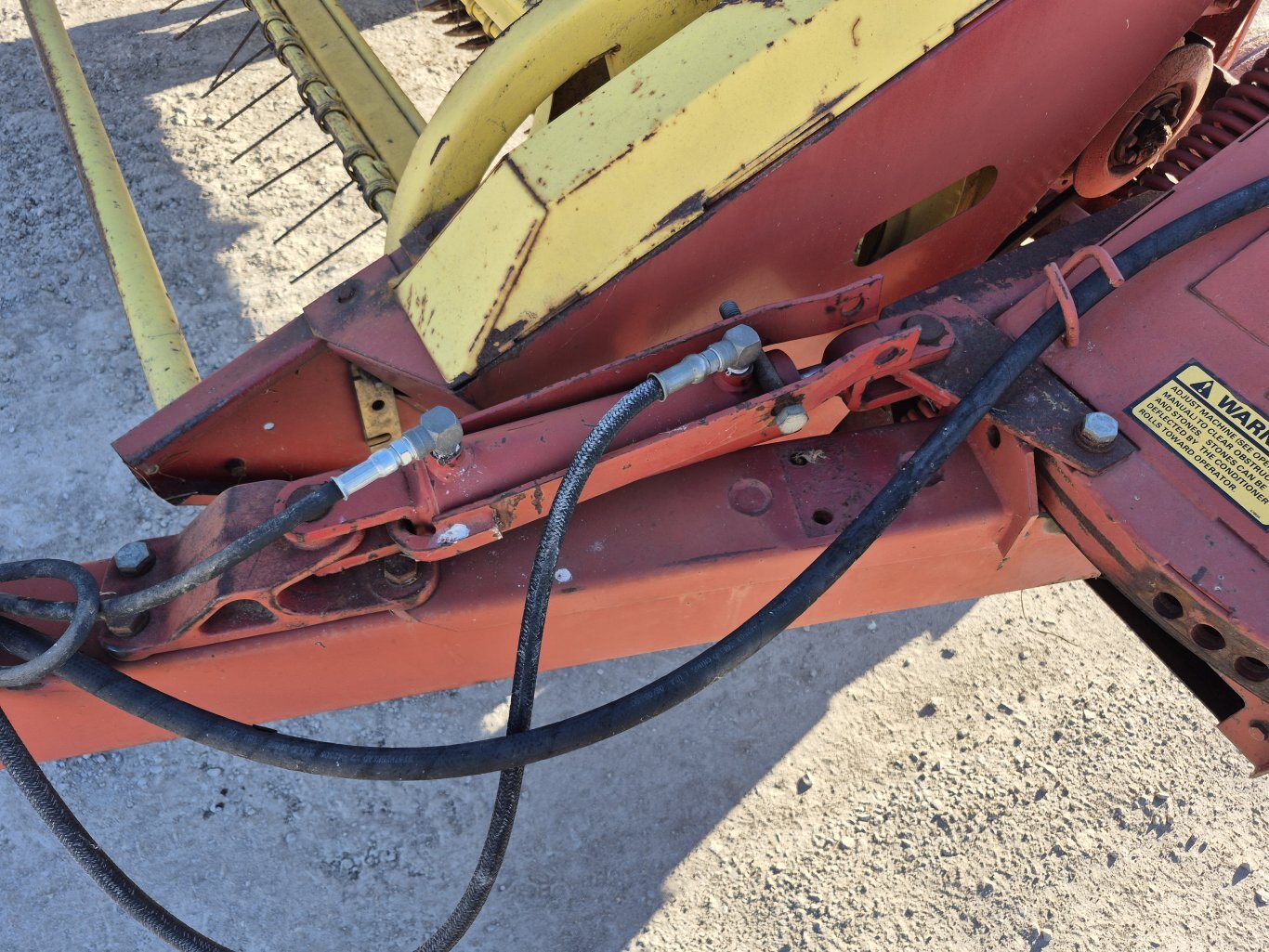 1990 New Holland 492 haybine