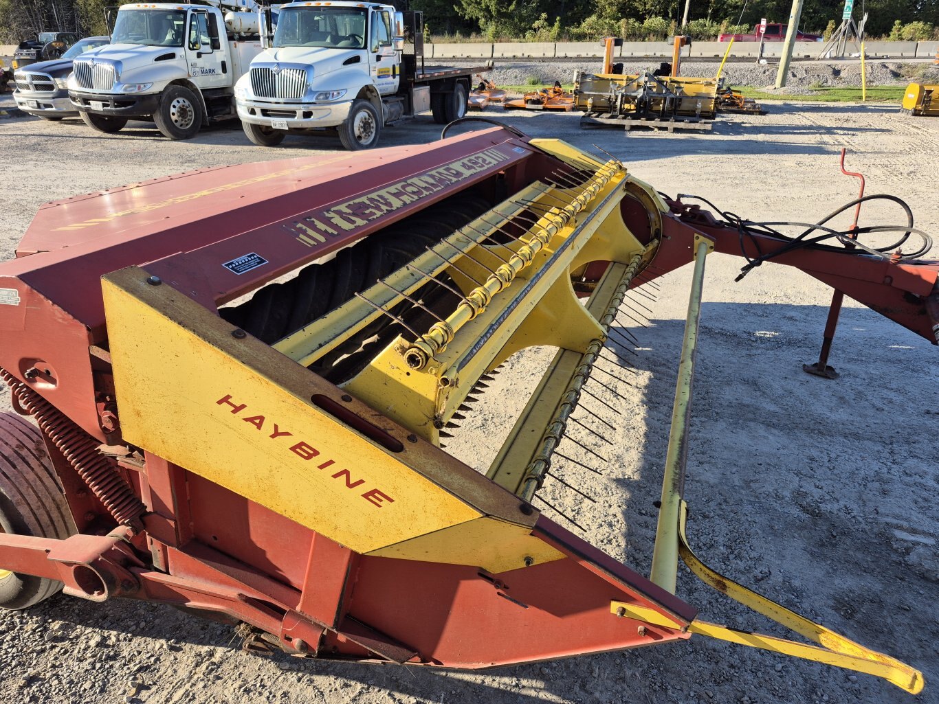 1990 New Holland 492 haybine