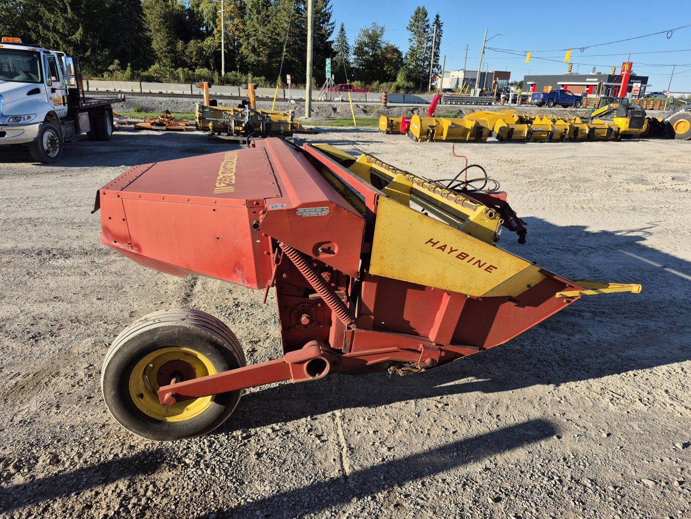 1990 New Holland 492 haybine