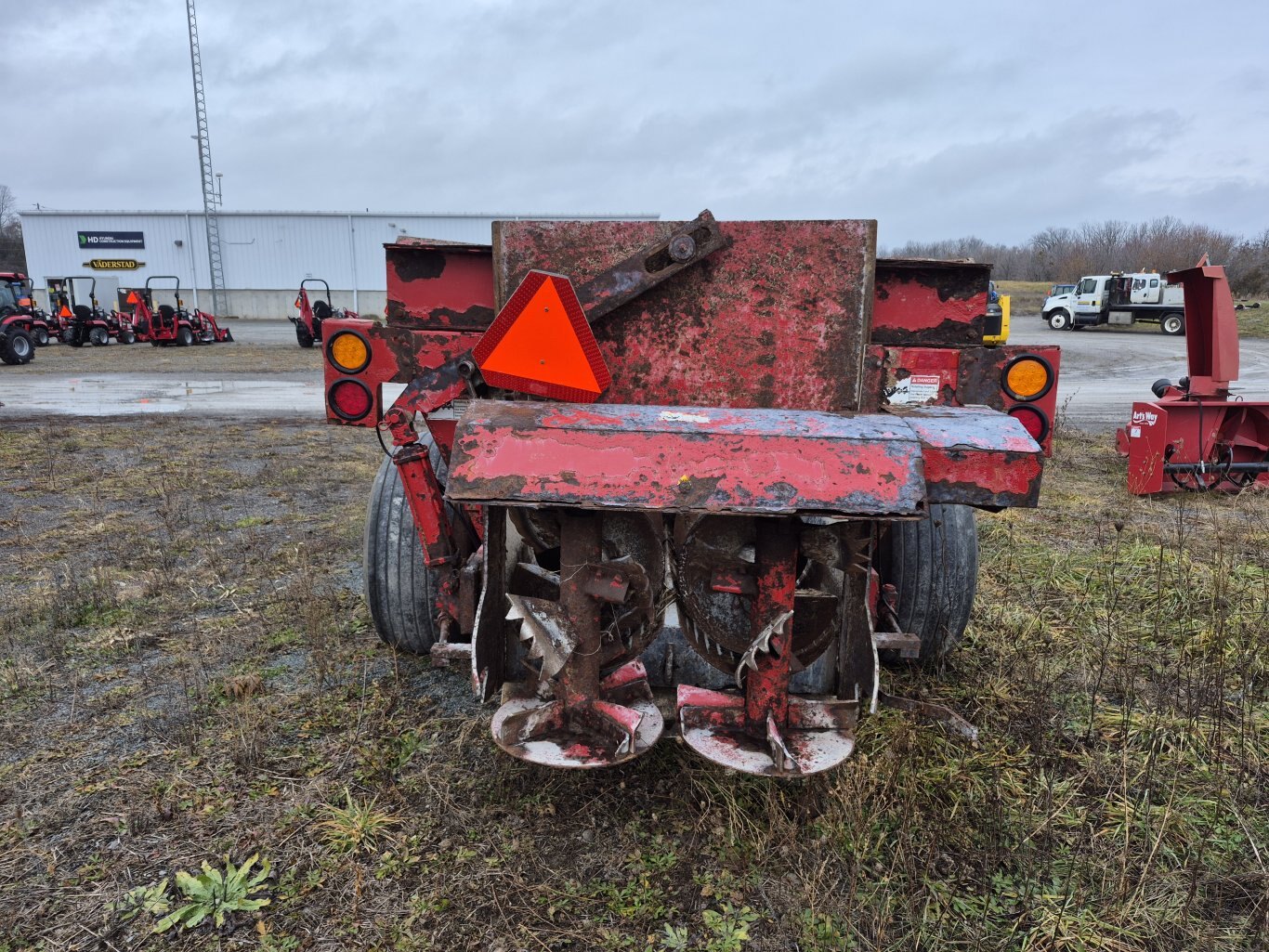 2016 Meyer V Max 3245 vertical beater manure spreader