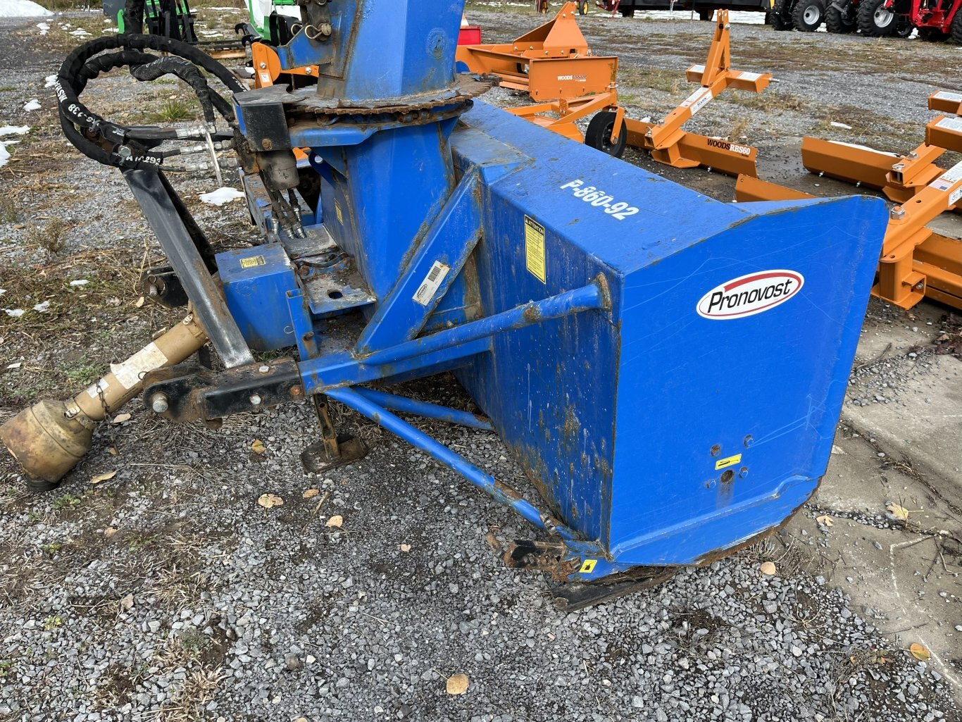 Pronovost P 860 92 snow blower