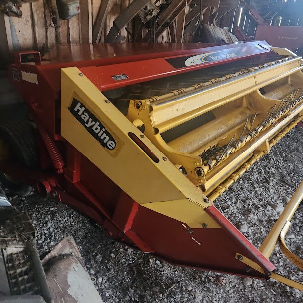 2007 New Holland 1465 haybine