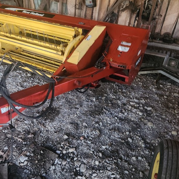 2007 New Holland 1465 haybine