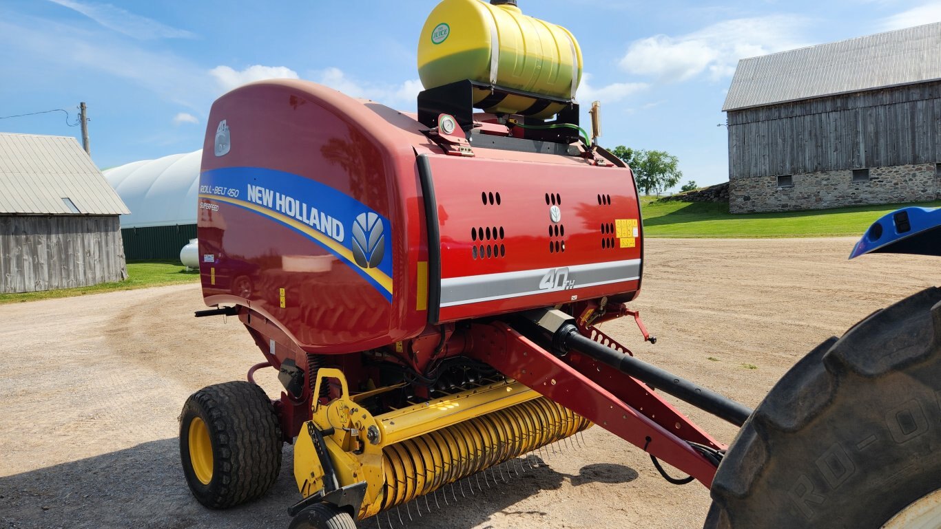 2015 New Holland Roll Belt 450 SuperFeed
