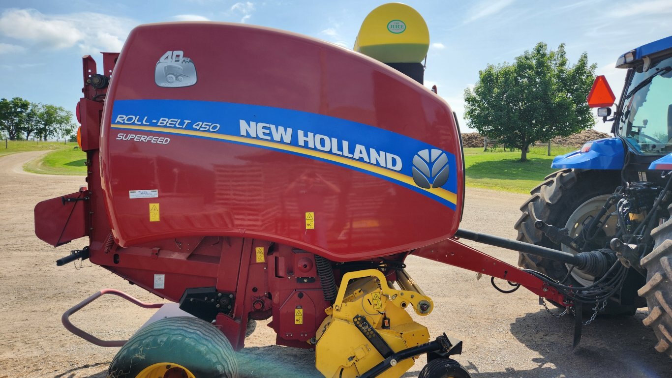 2015 New Holland Roll Belt 450 SuperFeed