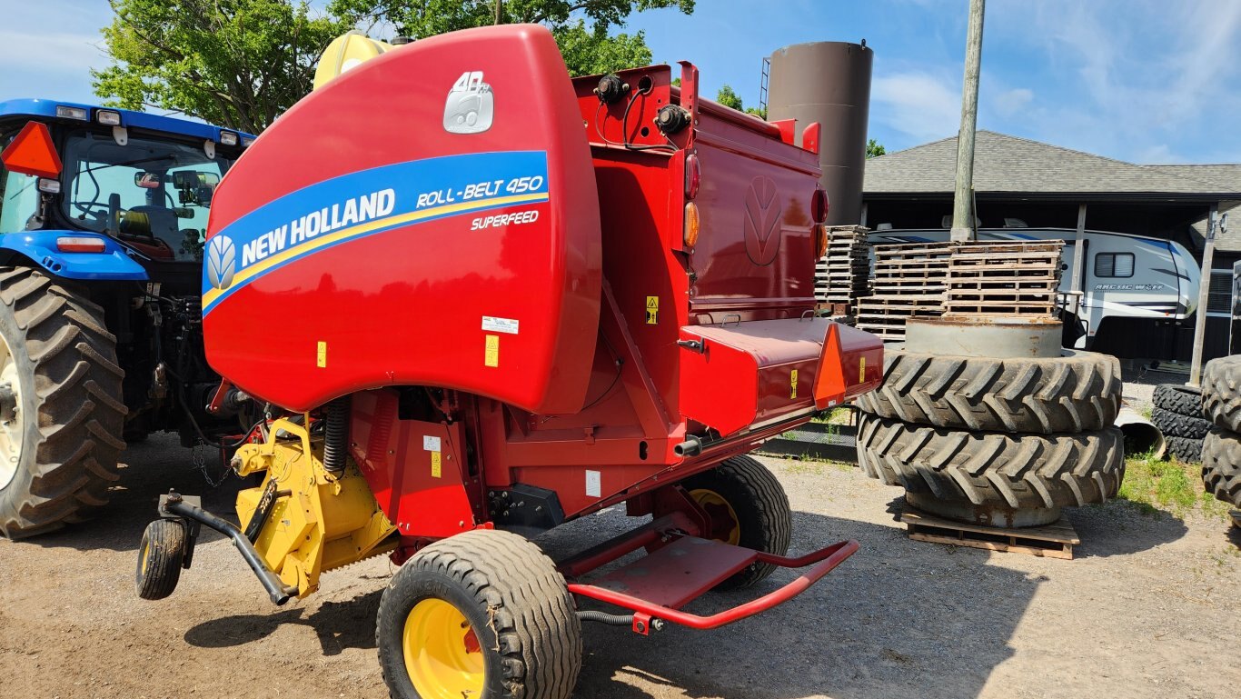 2015 New Holland Roll Belt 450 SuperFeed