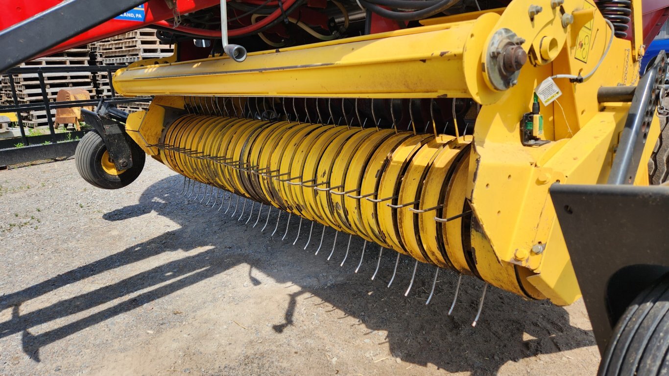 2015 New Holland Roll Belt 450 SuperFeed