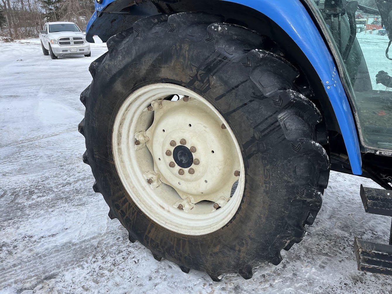 2011 New Holland T5050
