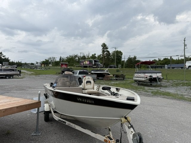 Just Arrive2008 Legend 16XGS with 50 HP Merc well equipped.