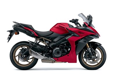 2025 Suzuki GSX-S1000GT Candy Daring Red (YYG)