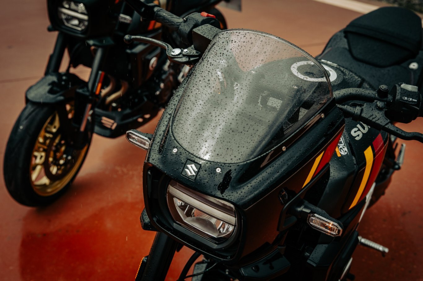 2026 Suzuki GSX 8TT Glass Sparkle Black (YVB)