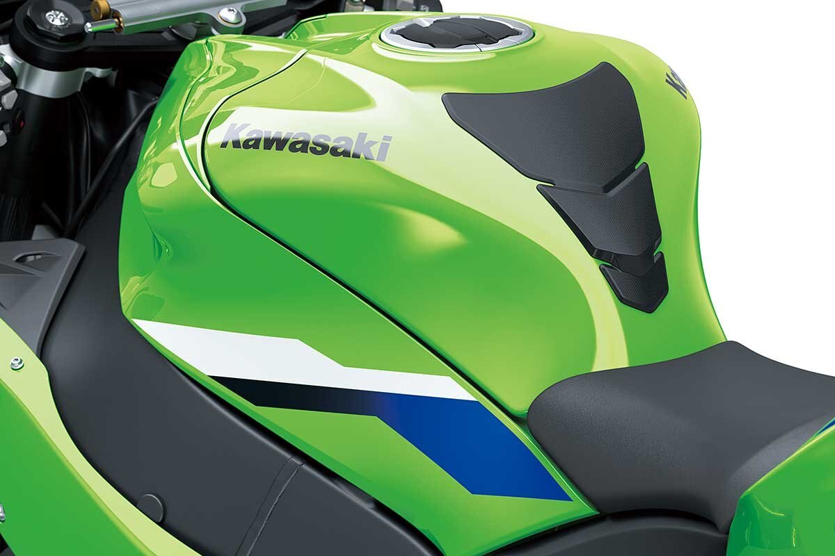 2026 Kawasaki NINJA ZX 10R Metallic Matte Graphenesteel Gray / Metallic Spark Black / Pearl Storm Gray